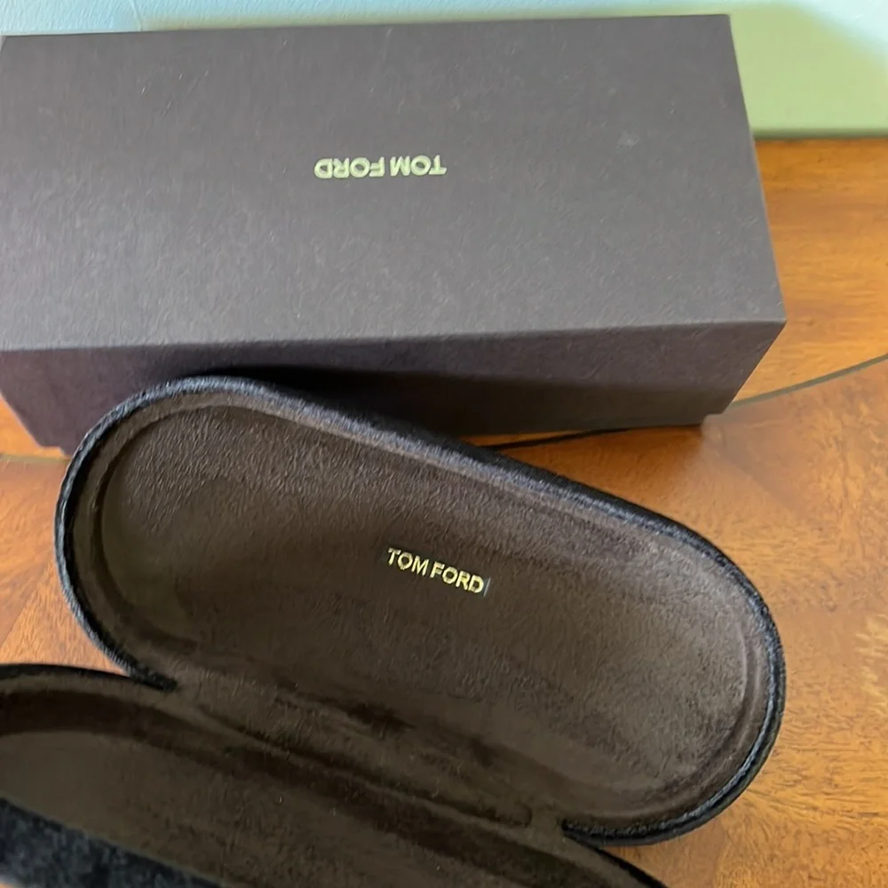 TOM FORD Medium Dark Brown Sunglass Case, NWOT - Picture 9 of 10